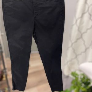Old Navy Pixie Pant Size 4